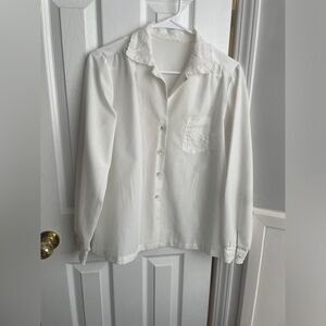 Vintage Women's Unbranded White Blouse Shirt M